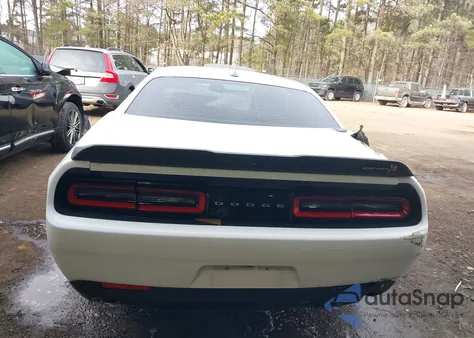 2021 Dodge Challenger R/T Scat Pack z USA, uszkodzony, nr VIN 2C3CDZFJ8MH587138